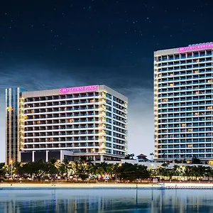 三亚中心皇冠假日酒店（洲际旗下，观山望海） ***** 三亚